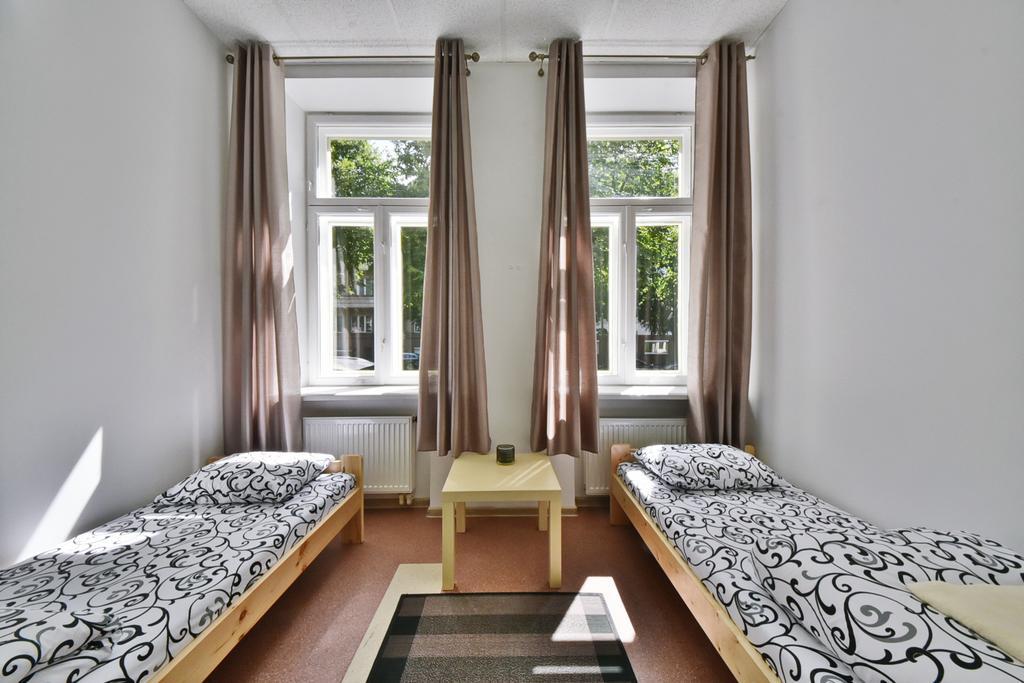 Laisves Avenue Hostel "Easy Kaunas" ภายนอก รูปภาพ