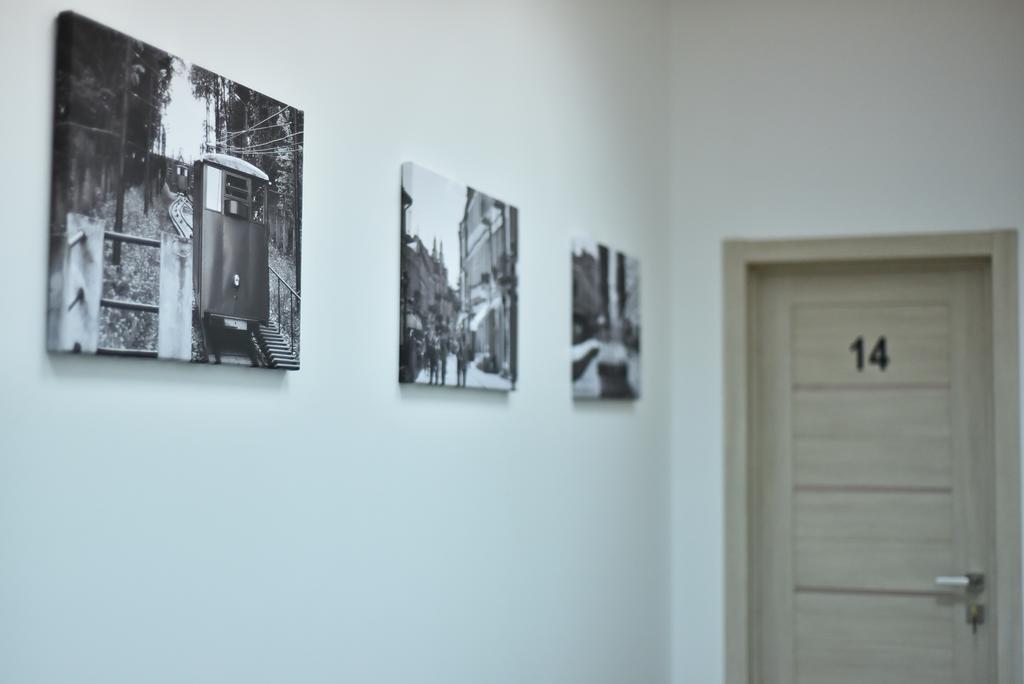 Laisves Avenue Hostel "Easy Kaunas" ภายนอก รูปภาพ