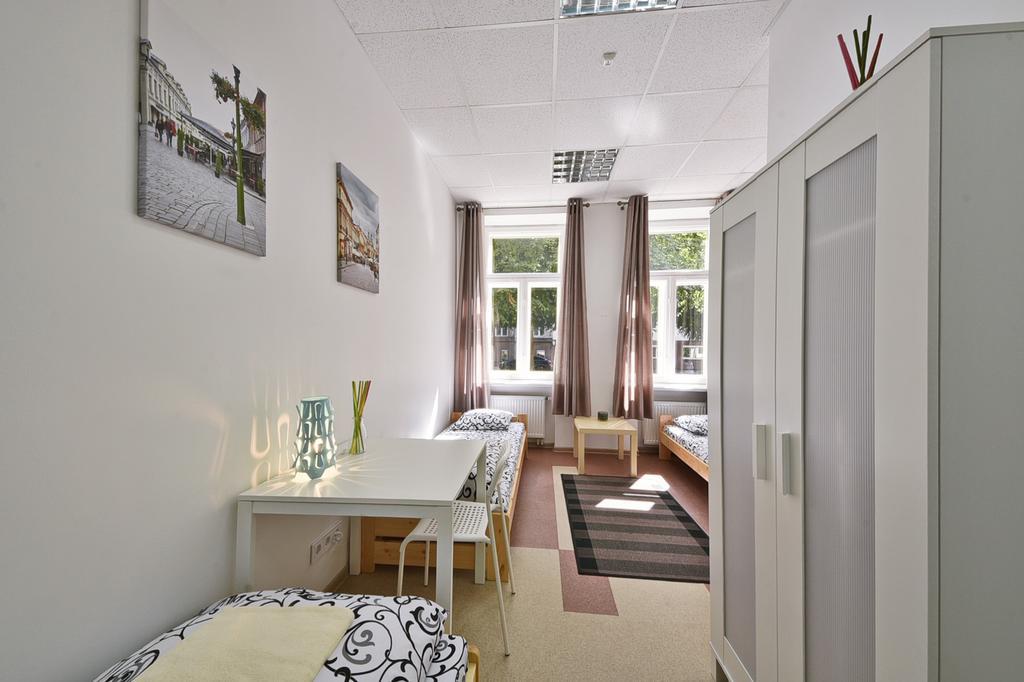 Laisves Avenue Hostel "Easy Kaunas" ภายนอก รูปภาพ