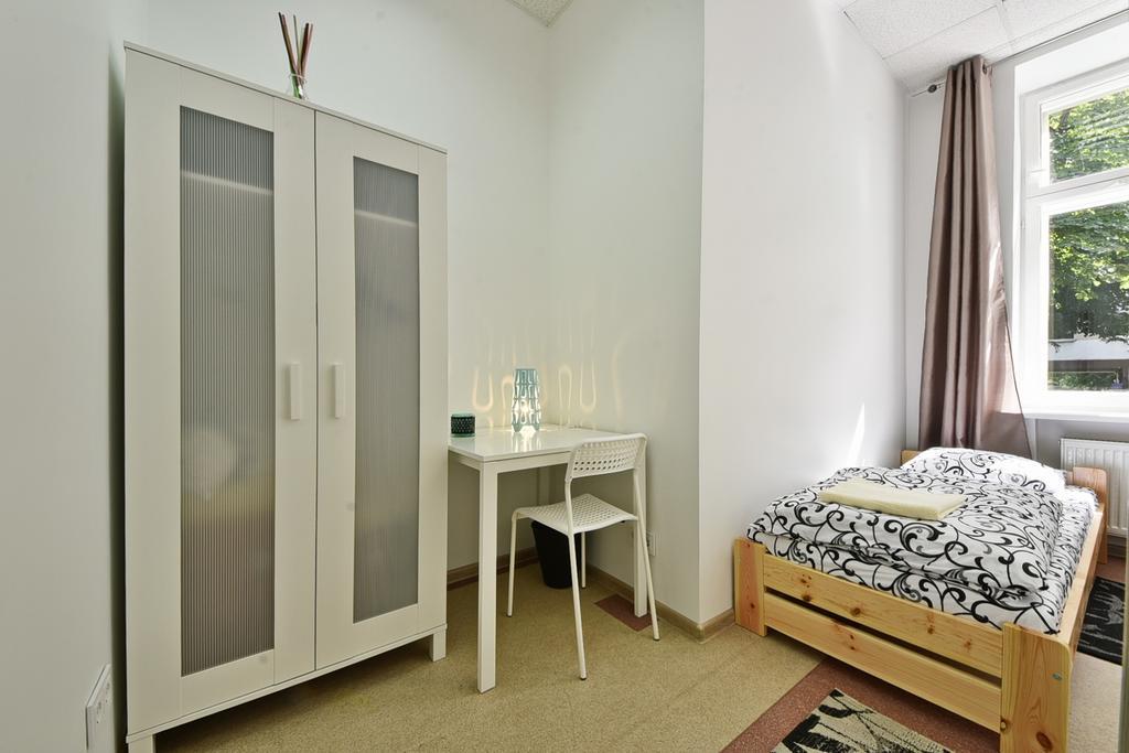Laisves Avenue Hostel "Easy Kaunas" ภายนอก รูปภาพ