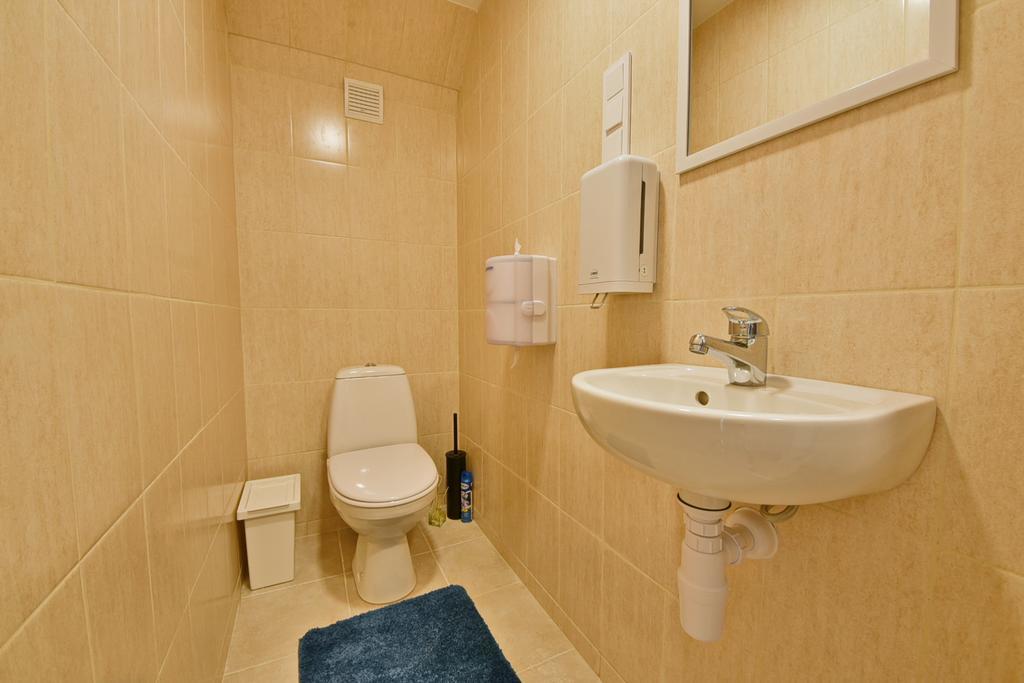 Laisves Avenue Hostel "Easy Kaunas" ภายนอก รูปภาพ