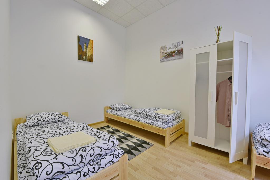 Laisves Avenue Hostel "Easy Kaunas" ภายนอก รูปภาพ